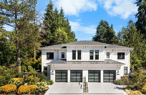 10402 Ne 15th St, Bellevue, WA, 98004-3610 | Card Image