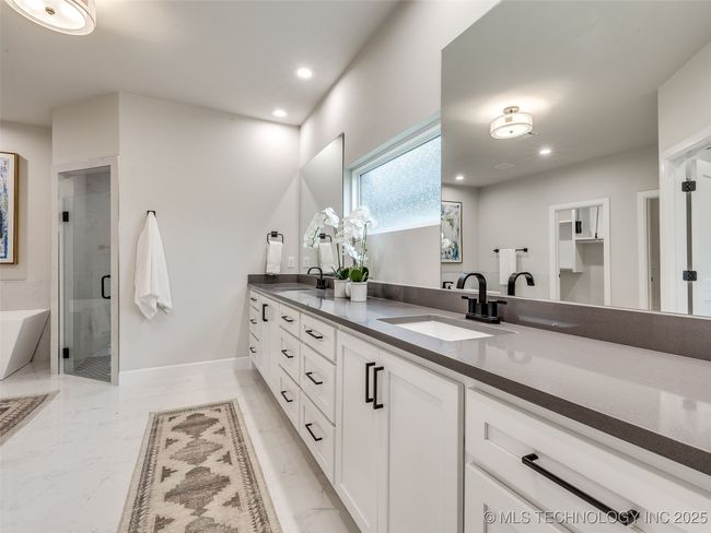 5704 E 126 Th St S, House other with 4 bedrooms, 4 bathrooms and null parking in Bixby OK | Image 43