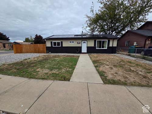 211 2025, Clearfield, UT, 84015-2079 | Card Image