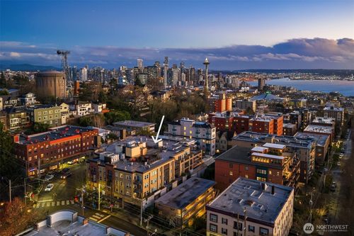 apt-303-1417 Queen Anne Ave N, Seattle, WA, 98109-5751 | Card Image