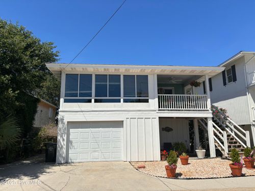 28 Oxford St W, Wrightsville Beach, NC, 28480-1885 | Card Image