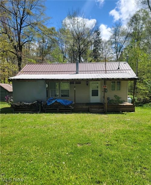 8122 Oak St, Williamsfield, OH, 44093-9501 | Card Image
