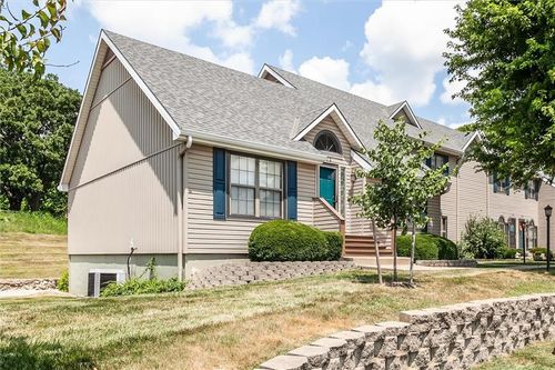 112 Stonebridge Ln, Smithville, MO, 64089-9160 | Card Image