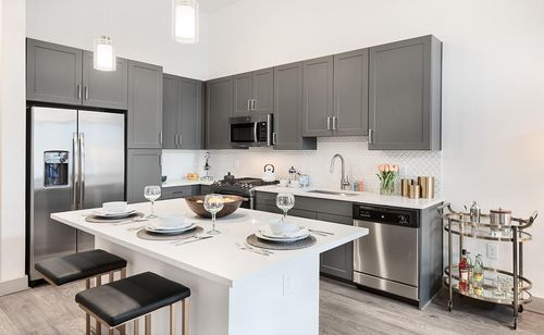 apt-1135-160 Birdsall St, Houston, TX, 77007-8129 | Card Image