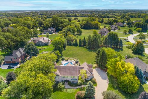 15 Mulberry Dr, Hawthorn Woods, IL, 60047-7558 | Card Image