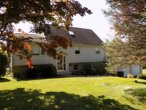 2 Meadow Dr, Oxford, CT, 06478-1509 | Card Image
