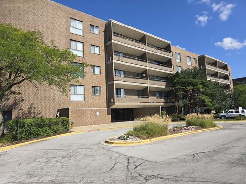 214-7 E Carriageway Dr, Hazel Crest, IL, 60429-2039 | Card Image