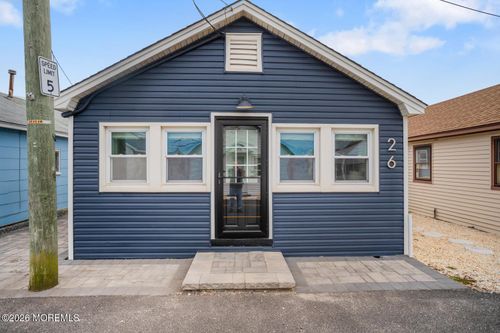 26 5th Ln, Seaside Park, NJ, 08752-2209 | Card Image