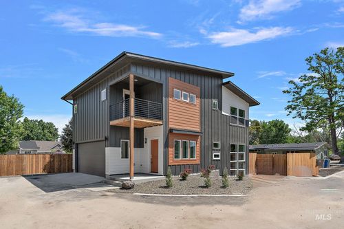 3823 N Jackie Ln, Boise, ID, 83704-4211 | Card Image