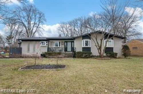 29633 Maplewood St, Garden City, MI, 48135-3441 | Card Image