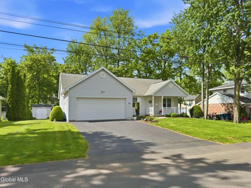37 Oliver St, Albany, NY, 12205-4135 | Card Image
