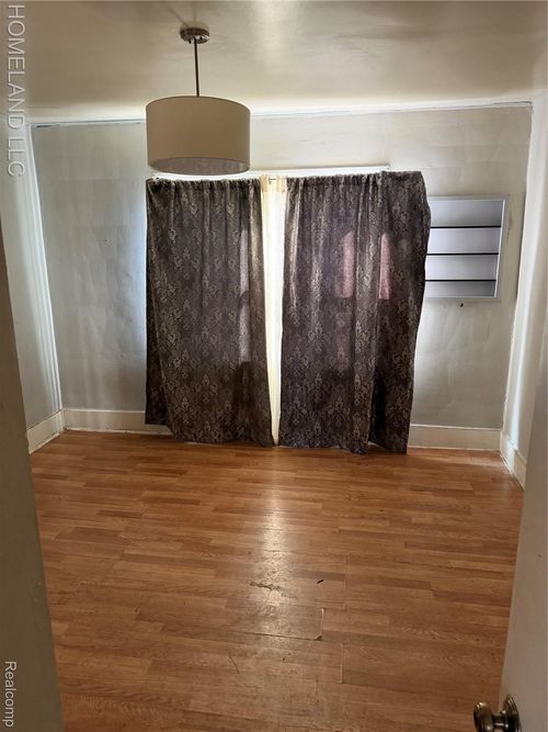 62 Newberry Street, Pontiac, MI, 48341 | Card Image