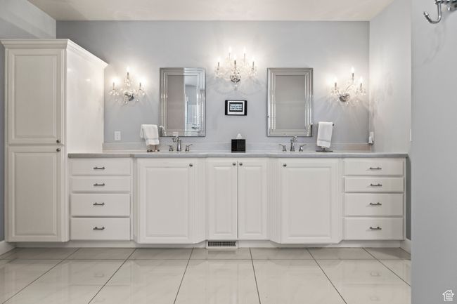 Bathroom with vanity | Image 46