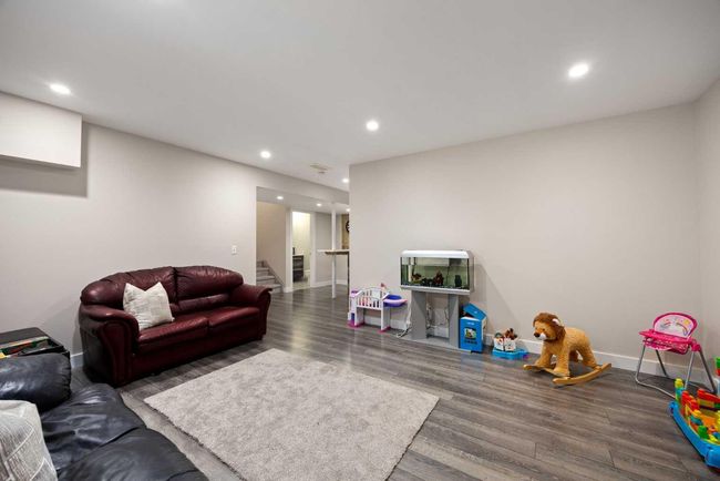 174 Chapalina Terr Se, House other with 4 bedrooms, 4 bathrooms and 4 parking in Calgary AB | Image 26