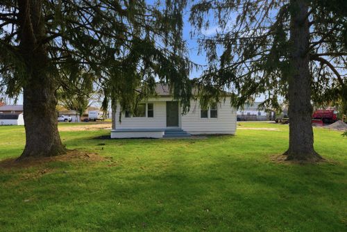 530 E Main St, Hebron, OH, 43025-9702 | Card Image