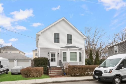 69 Connection St, Newport, RI, 02840-3909 | Card Image