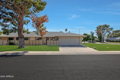 10325 W Bright Angel Circle, Home with 2 bedrooms, 2 bathrooms and null parking in Sun City AZ | Image 2