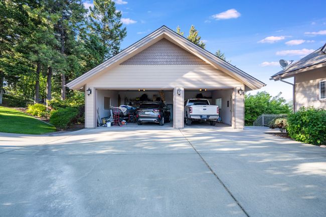 Detached 3 Car Garage | Image 46