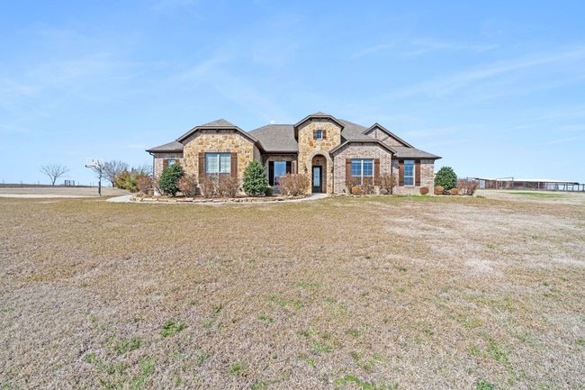 617 Zmolek Rd, House other with 3 bedrooms, 3 bathrooms and null parking in Ennis TX | Image 4