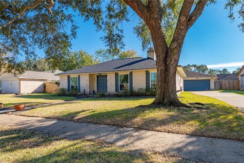 408 Broadmoor St, Friendswood, TX, 77546-5604 | Card Image