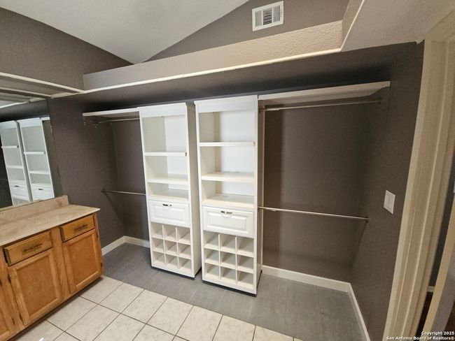10105 Trappers Rdg, House other with 3 bedrooms, 2 bathrooms and null parking in Converse TX | Image 13