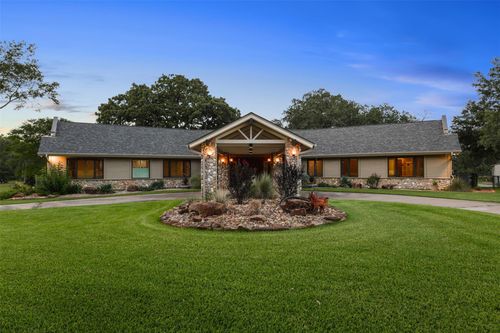 1433 Mcgill Ln, Bryan, TX, 77808-6221 | Card Image