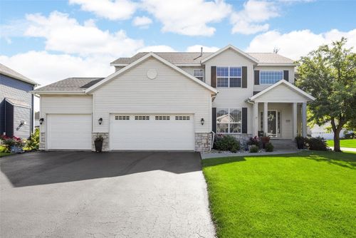 2055 Newcastle Rd, Marion, IA, 52302-9421 | Card Image