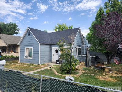 308 N 9th Avenue, House other with 3 bedrooms, 2 bathrooms and 1 parking in Pocatello ID | Image 2