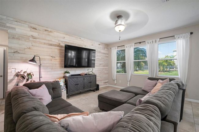 Living Room | Image 30