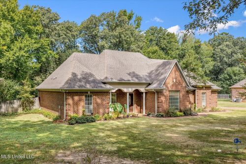 7015 Stanley Dr, Olive Branch, MS, 38654-8376 | Card Image