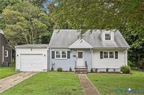 8272 Fernwood Dr, Norfolk, VA, 23518-2812 | Card Image