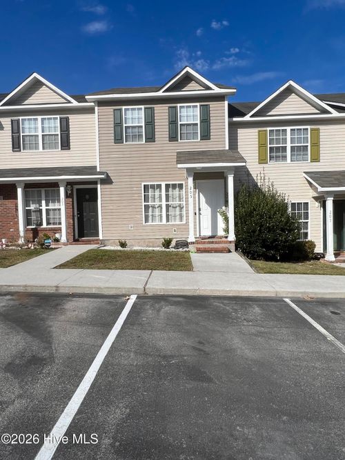 205 Meadowbrook Ln, Jacksonville, NC, 28546-7862 | Card Image