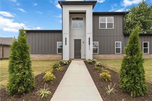 5404 Sw Remington Rd, Bentonville, AR, 72713-8967 | Card Image