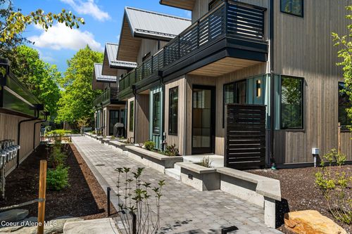 215 W Lake St, Sandpoint, ID, 83864-1328 | Card Image