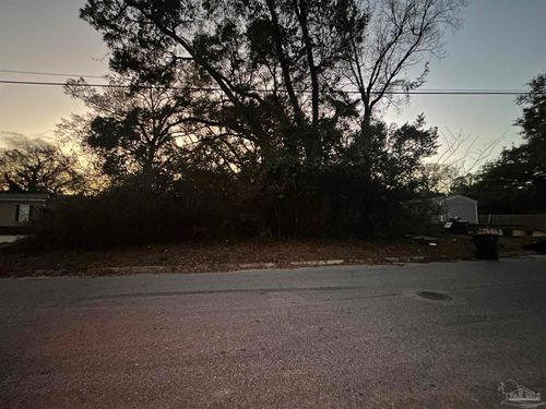 8500 Vickie St, Pensacola, FL, 32514-3863 | Card Image