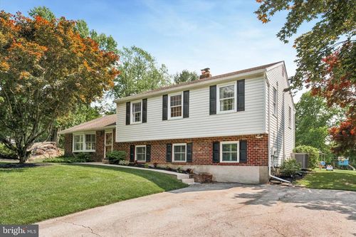 15 Paul Ln, Glen Mills, PA, 19342-8804 | Card Image