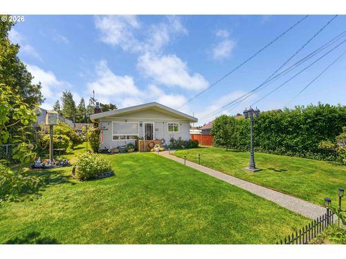 2478 Marion St, North Bend, OR, 97459-2640 | Card Image