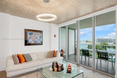 514 - 6620 Indian Creek Dr, Condo with 2 bedrooms, 2 bathrooms and null parking in Miami Beach FL | Image 1