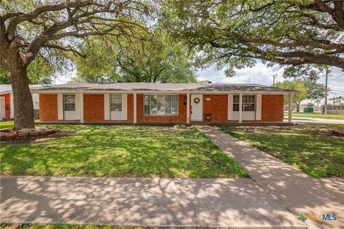 4811 Lilac Ln, Victoria, TX, 77904-2107 | Card Image