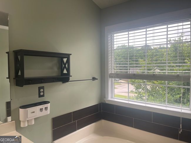 340 Twin Point Way, House other with 3 bedrooms, 3 bathrooms and null parking in Suwanee GA | Image 11