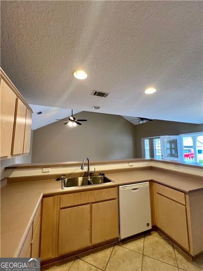 325 & 327 Windridge Dr, House other with 6 bedrooms, 4 bathrooms and null parking in Brunswick GA | Image 6
