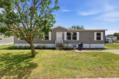 14290 Newport Dr, West Olive, MI, 49460-9060 | Card Image