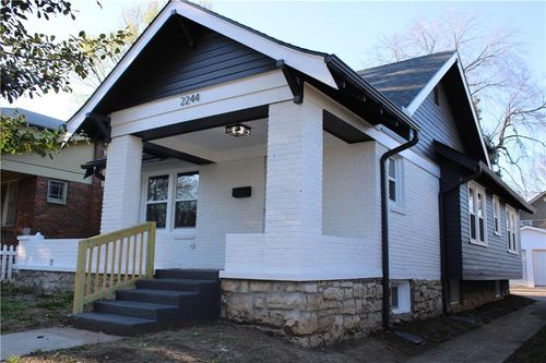 2244 E 69th St, Kansas City, MO, 64132-2912 | Card Image