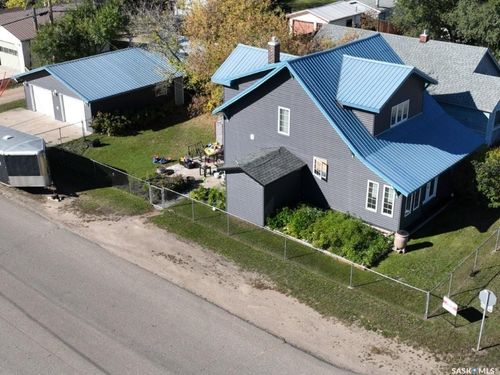 415 Prince St, Hudson Bay, SK, S0E0Y0 | Card Image