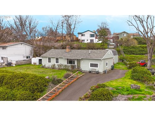 715 Sw 27th St, Pendleton, OR, 97801-3972 | Card Image