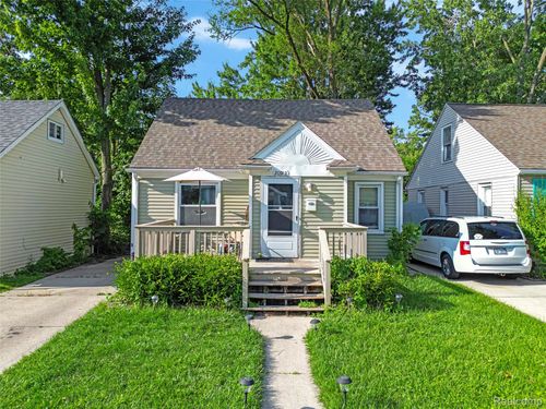 20913 Ridgemont Rd, Harper Woods, MI, 48225-1137 | Card Image