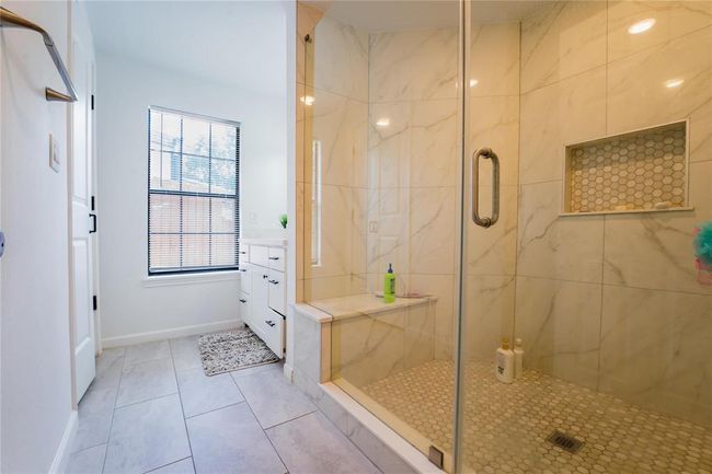 9305 Emnora Ln, House other with 2 bedrooms, 2 bathrooms and 1 parking in Houston TX | Image 25