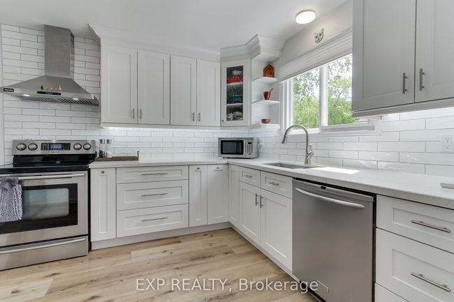 267 Cedarholme Ave, House other with 3 bedrooms, 3 bathrooms and 4 parking in Keswick ON | Image 8