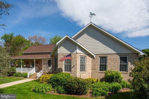 131 Rural Dr, Mount Solon, VA, 22843-9756 | Card Image