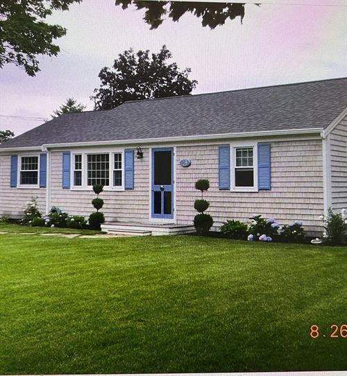 15 Glen Rd, Hyannis, MA, 02601-4202 | Card Image